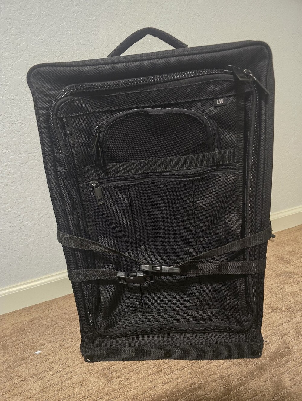 Luggage Works Stealth Series 22in Suitcase  With Metal Frame Rolling Bag - Picture 2 of 7